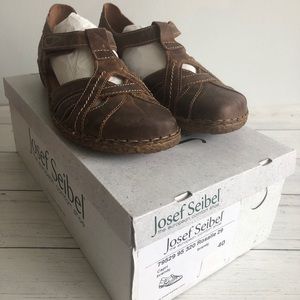 Josef Seibel Womens Size 9 Rosalie Fisherman Sandals. Brand new and unworn.
